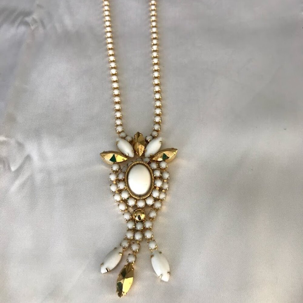 Vintage White Milk Glass Juliana D & E Style Rhinestone Bib Necklace Gold Tone